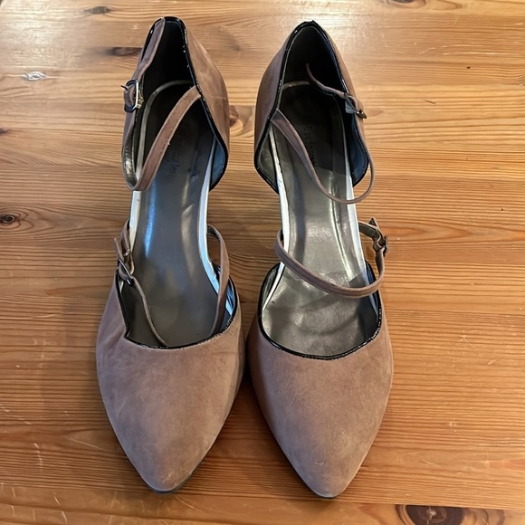 Barefoot Tess BFT tan suede pumps size 11 - Picture 2 of 11